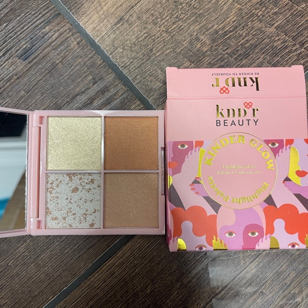 Knder Beauty highlight palette . New